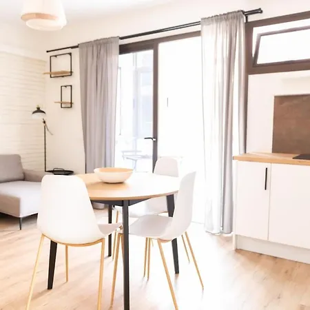 Reina 2 Apartment *