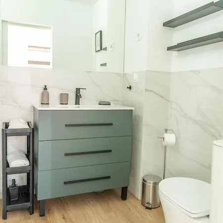 Reina 2 Apartment *